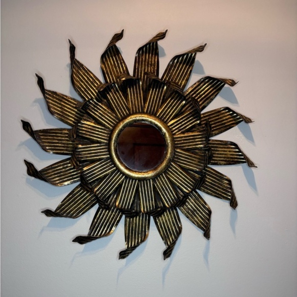 Original Pier 1 Sunburst Bronze Tone 23” Diameter Metal Wall Mirror